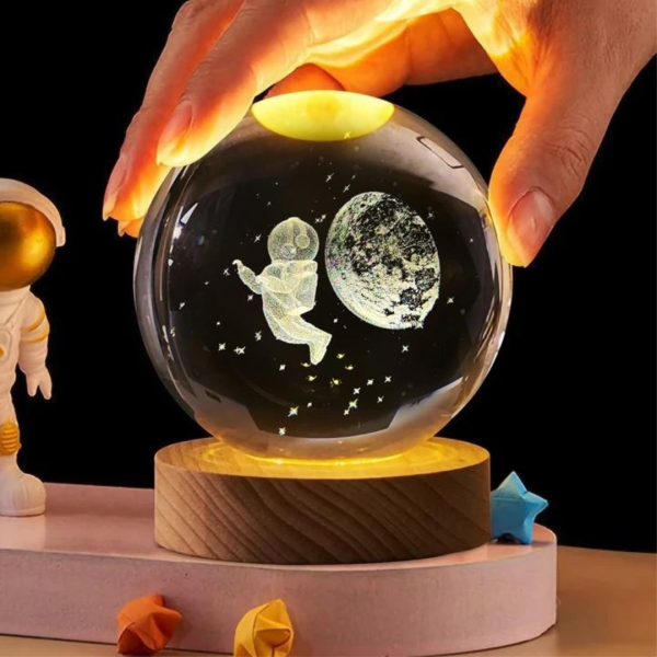 Lámpara Bola de Cristal Astronauta en espacio